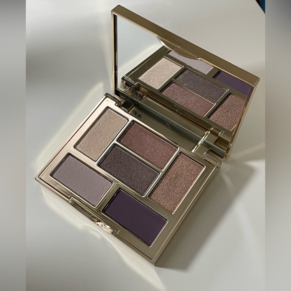 Limited Edition Lise Watier Irresistable Eyeshadow Palette - Picture 3 of 4